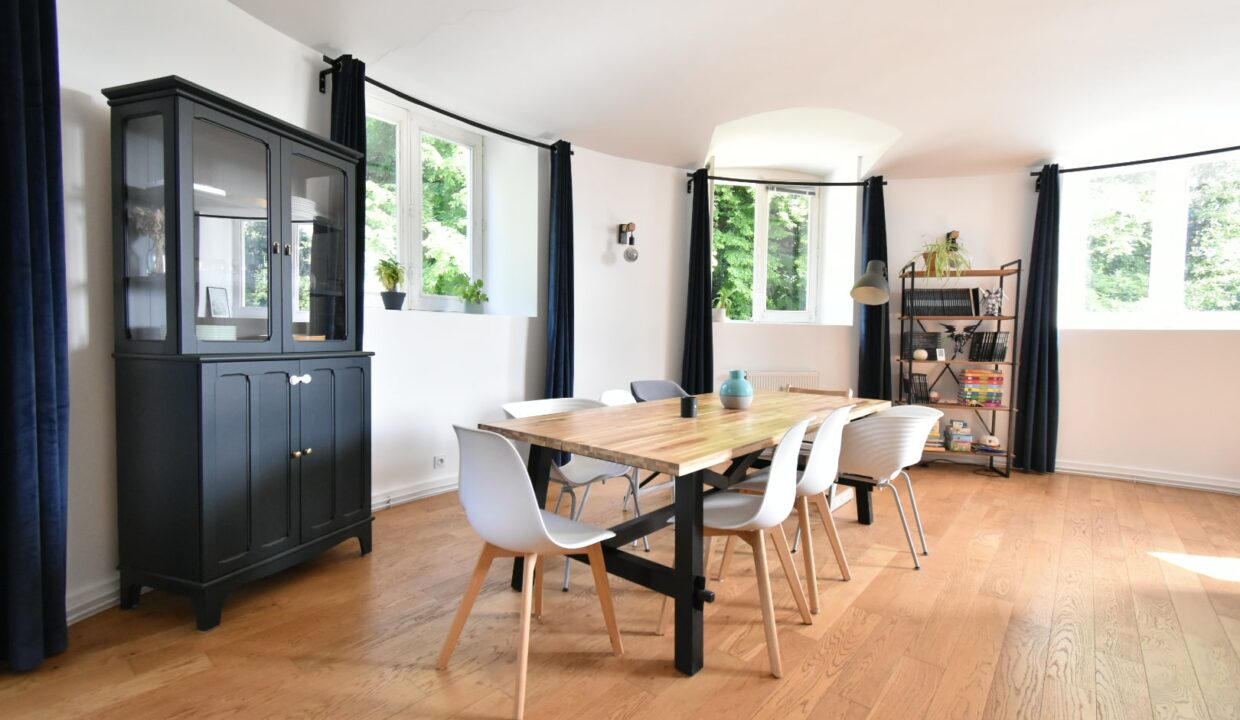 immo-5-pieces-124-m²-Superbe-appartement-et-son-jardin-privatif-Champtoceaux-49272La-Varenne 4