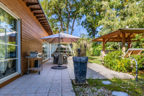 Valérie LEJAY agent commercial en immobilier - Agence IMMONANTES, tél. 06.12.32.08.46 ou par mail : v.lejay@agence-immonantes.fr. Spécialisée dans les biens : de Prestige, belles Demeures, Villa, Maison de maître, château, atypique, Maison bourgeoise, etc… Secteur SUD LOIRE : NANTES METROPOLE, VERTOU, LES SORINIERES, BASSE GOULAINE, HAUTE GOULAINE, PORNIC….