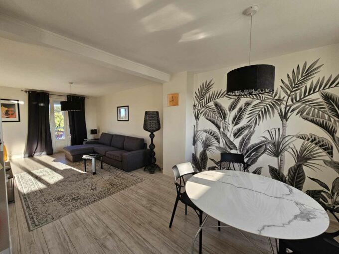 3 pièces 69.39 m² VENTE APPARTEMENT TYPE 3 , 6e etage, 2 chambres, cave et parking, Quartier RPT DE PARIS CHASSAGNE à NANTES (44)