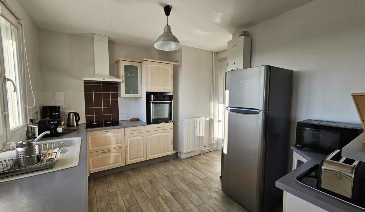 3 pièces 69.39 m² VENTE APPARTEMENT TYPE 3 , 6e etage, 2 chambres, cave et parking, Quartier RPT DE PARIS CHASSAGNE à NANTES (44) 3