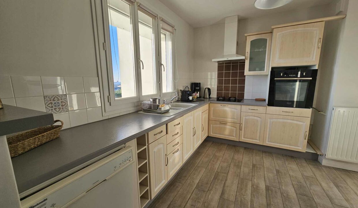 3 pièces 69.39 m² VENTE APPARTEMENT TYPE 3 , 6e etage, 2 chambres, cave et parking, Quartier RPT DE PARIS CHASSAGNE à NANTES (44) 4