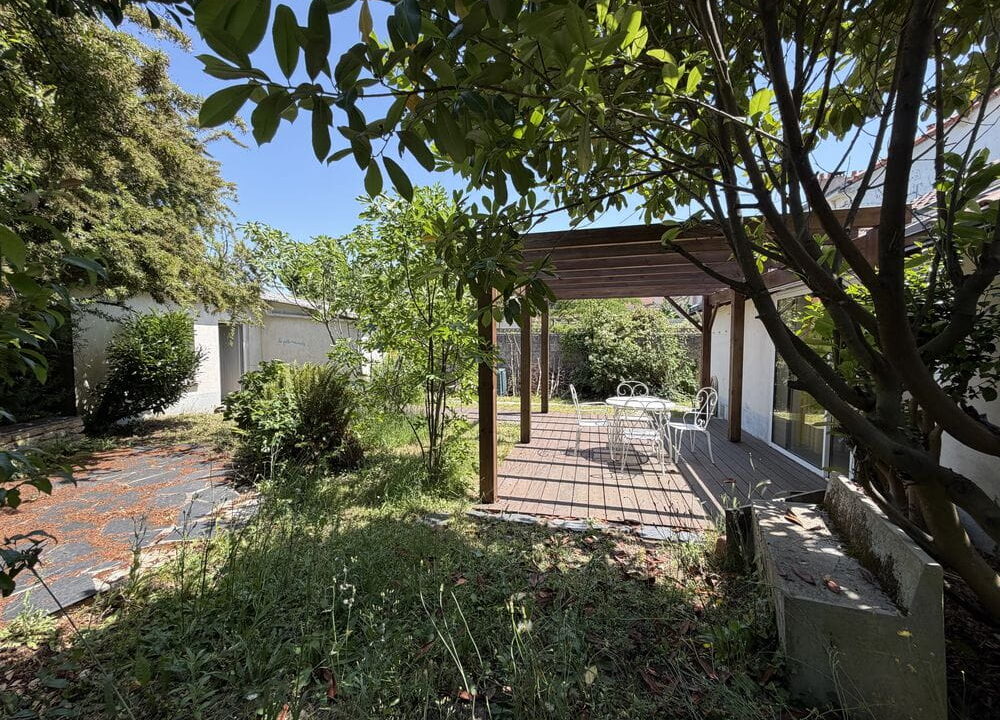 5-PIECES-90-M2-400-M2-MAISON-NANTES-1