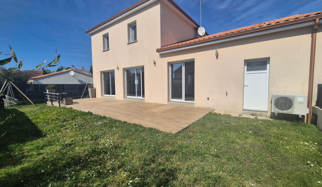 MAISON FAMILIALE 144M² Recente 6 chambres sur PORNIC (44212) Pays de Retz