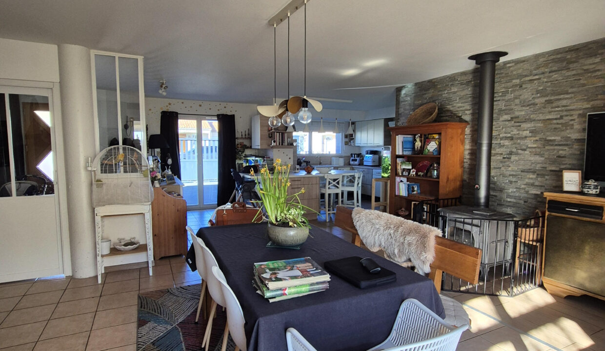 MAISON FAMILIALE 208M² Recente 6 chambres sur PAIMBOEUF (44563) Pays de Retz