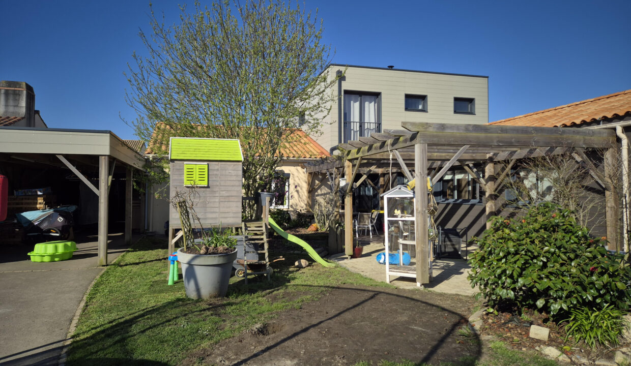 MAISON FAMILIALE 208M² Recente 6 chambres sur PAIMBOEUF (44565) Pays de Retz
