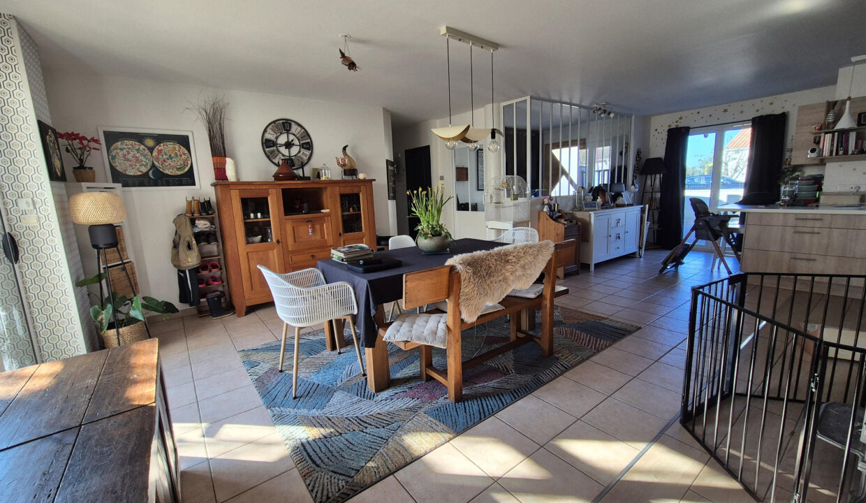 MAISON FAMILIALE 208M² Recente 6 chambres sur PAIMBOEUF (44566) Pays de Retz