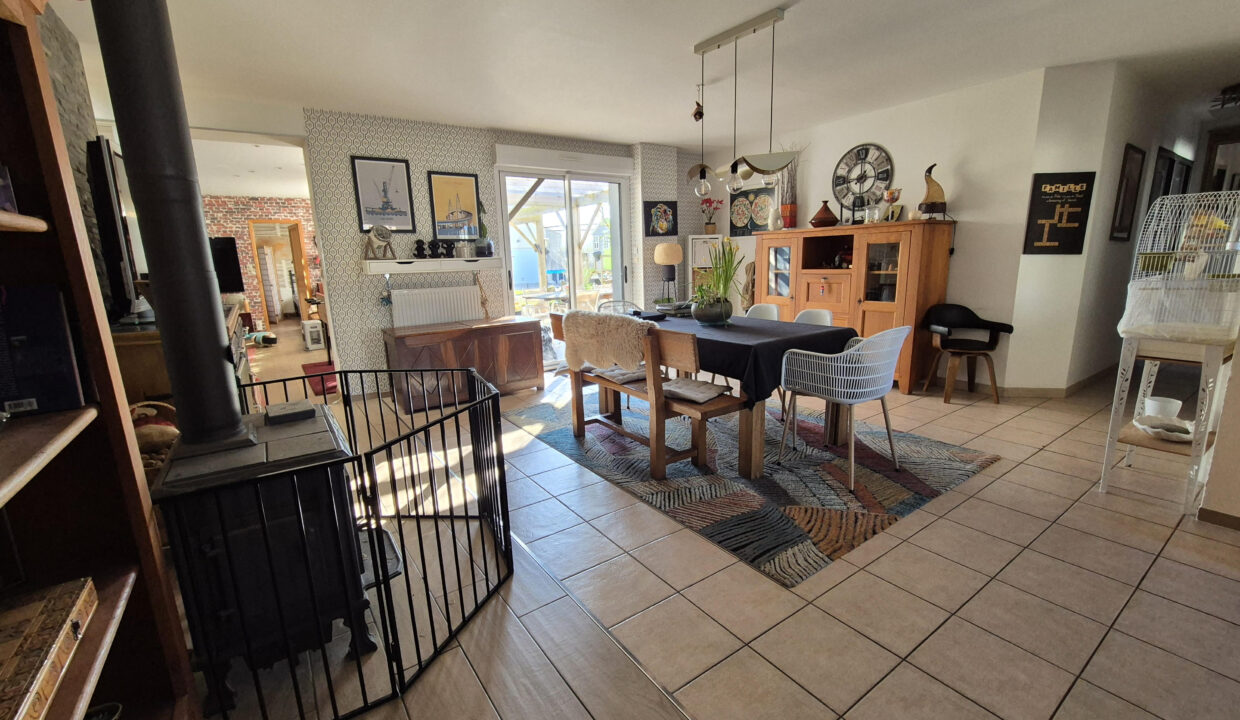 MAISON FAMILIALE 208M² Recente 6 chambres sur PAIMBOEUF (44571) Pays de Retz