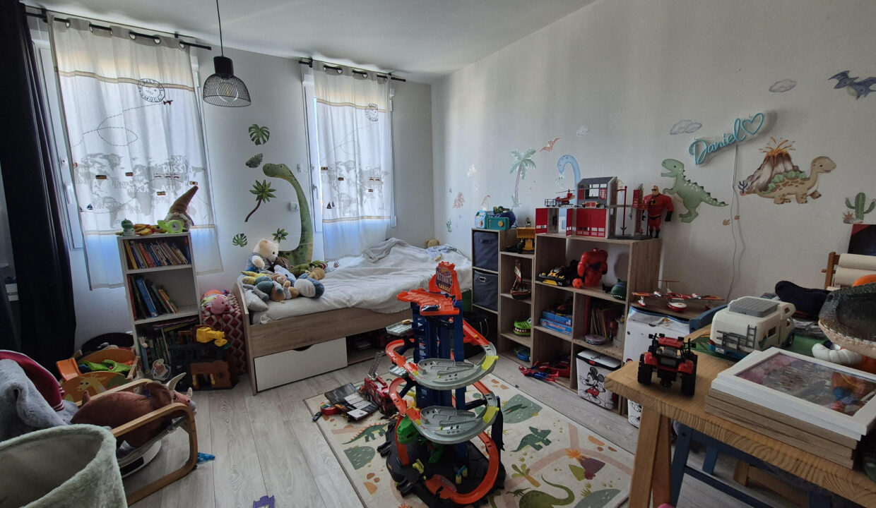 MAISON FAMILIALE 208M² Recente 6 chambres sur PAIMBOEUF (44575) Pays de Retz