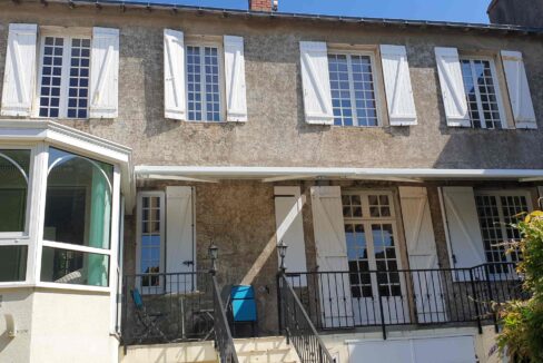 VENTE Magnifique DEMEURE BORD de Loire, 3 chambres + bureau sur 3 étages de 170 m² habitable PAIMBOEUF (44560)