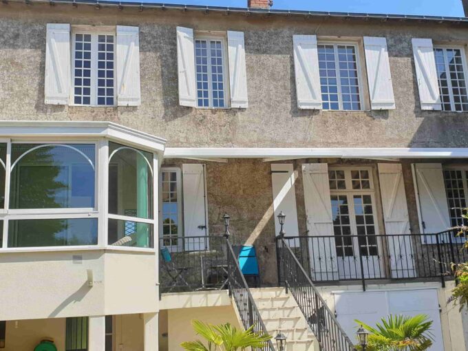 VENTE Magnifique DEMEURE BORD de Loire, 3 chambres + bureau sur 3 étages de 170 m² habitable PAIMBOEUF (44560)