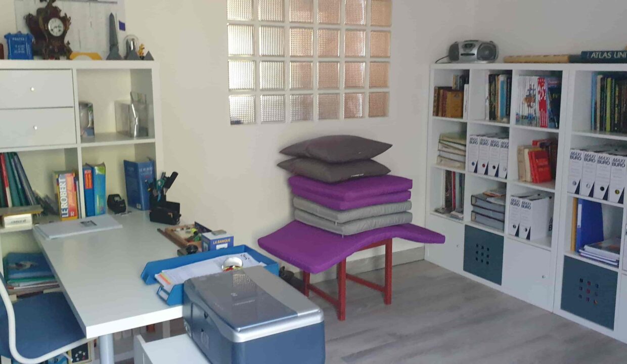 VENTE Magnifique DEMEURE BORD de Loire, 3 chambres + bureau sur 3 étages de 170 m² habitable PAIMBOEUF (44566)