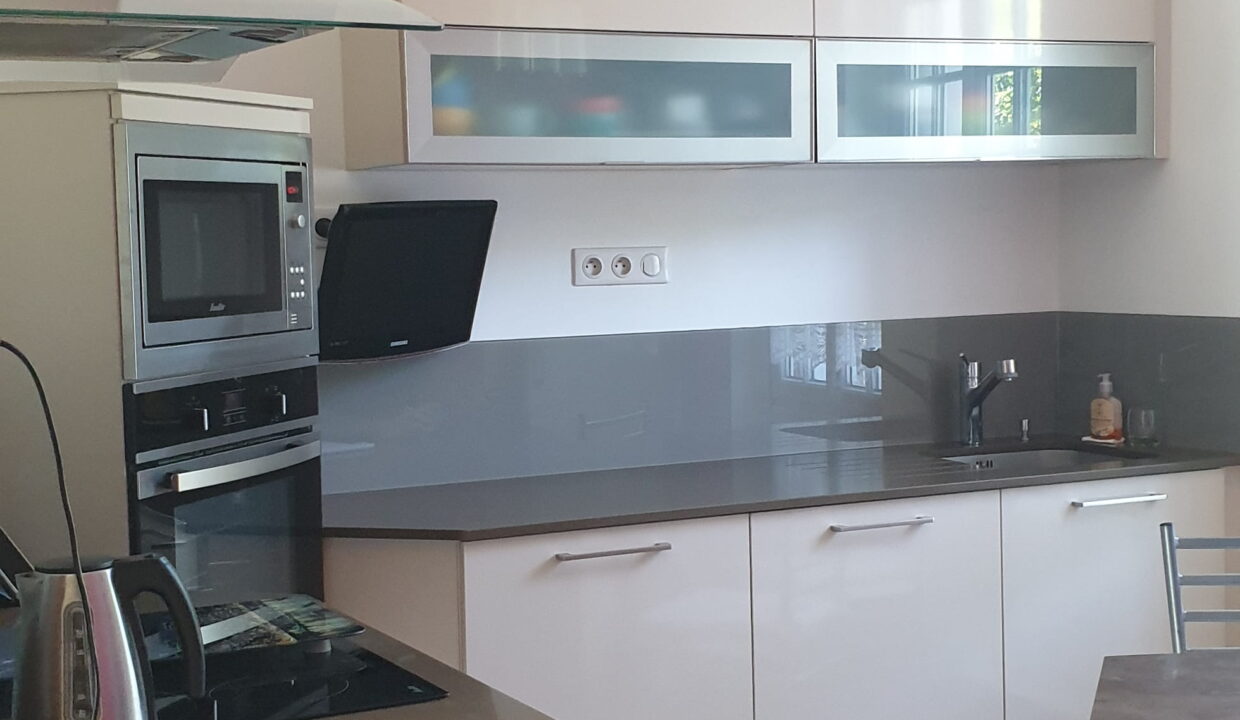 VENTE Magnifique DEMEURE BORD de Loire, 3 chambres + bureau sur 3 étages de 170 m² habitable PAIMBOEUF (44567)