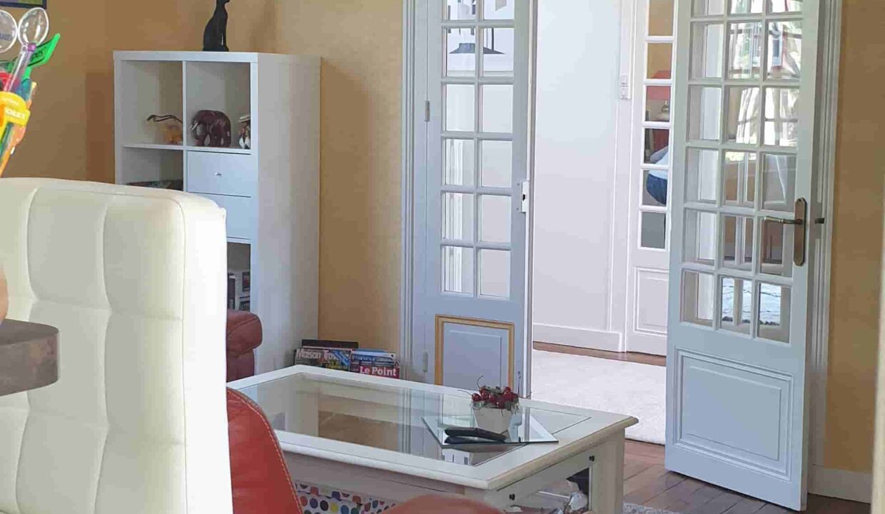 VENTE Magnifique DEMEURE BORD de Loire, 3 chambres + bureau sur 3 étages de 170 m² habitable PAIMBOEUF (44570)